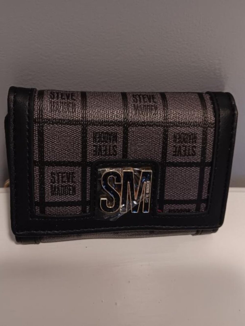 New Steve Madden Tri-Fold Women's Geometric Grid Pattern Black & Gray Wallet